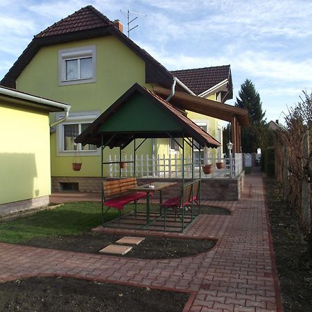 Apartman Kaszas Garden Mosonmagyaróvár Eksteriør bilde